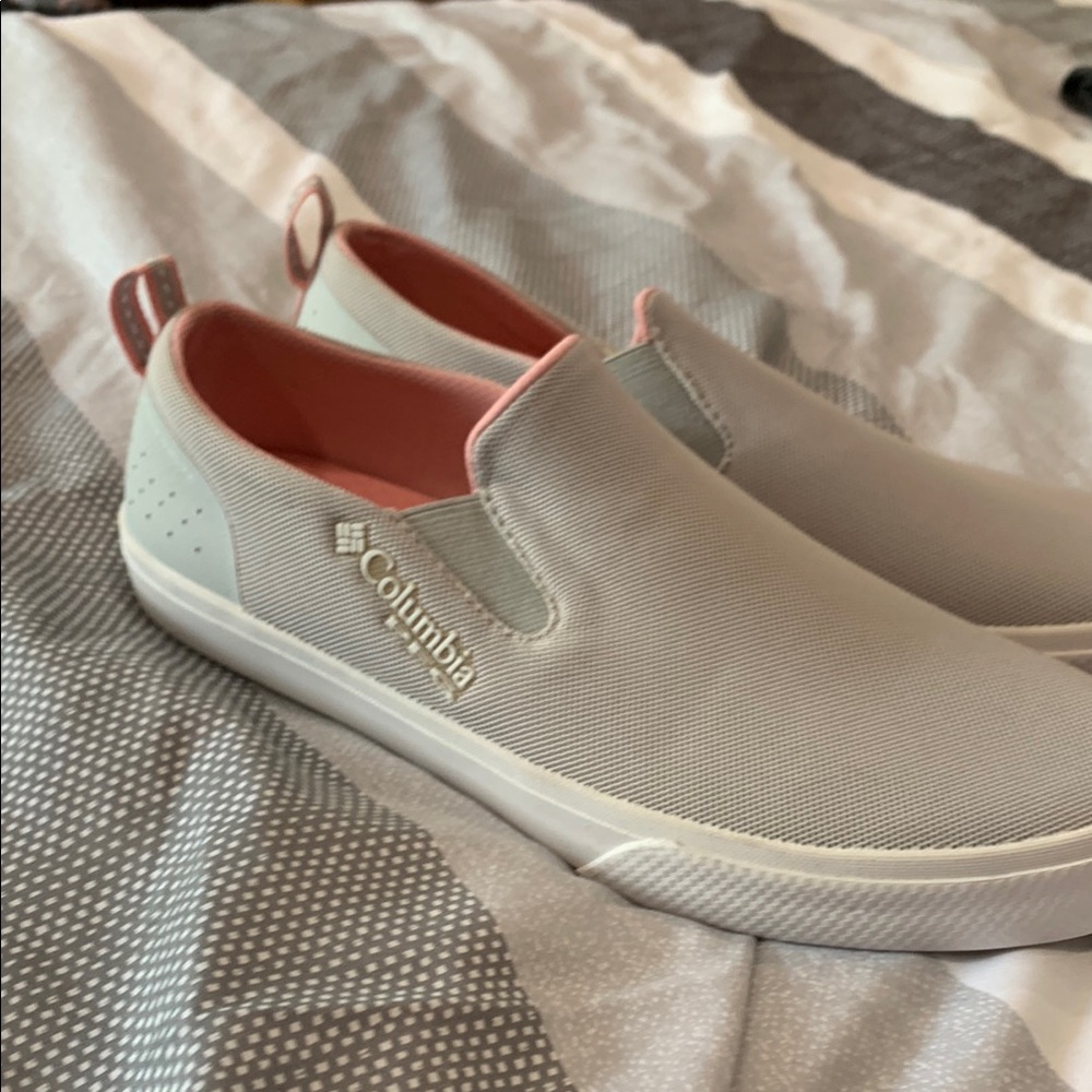Columbia Gray and Pink Slip-On Loafers with Elastic Panels
